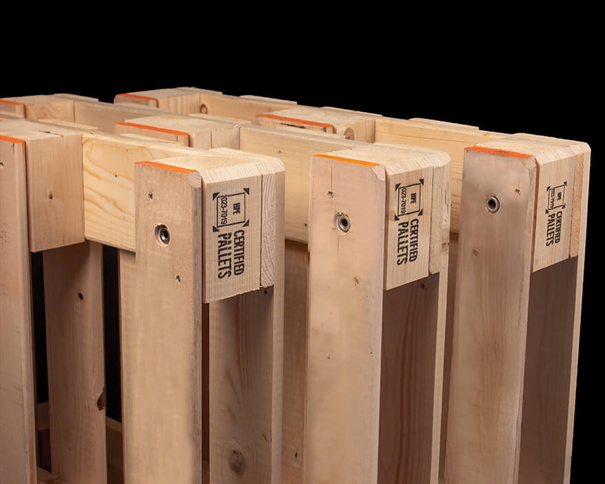 Holzpalette mit dem Aufdruck Certified Pallets