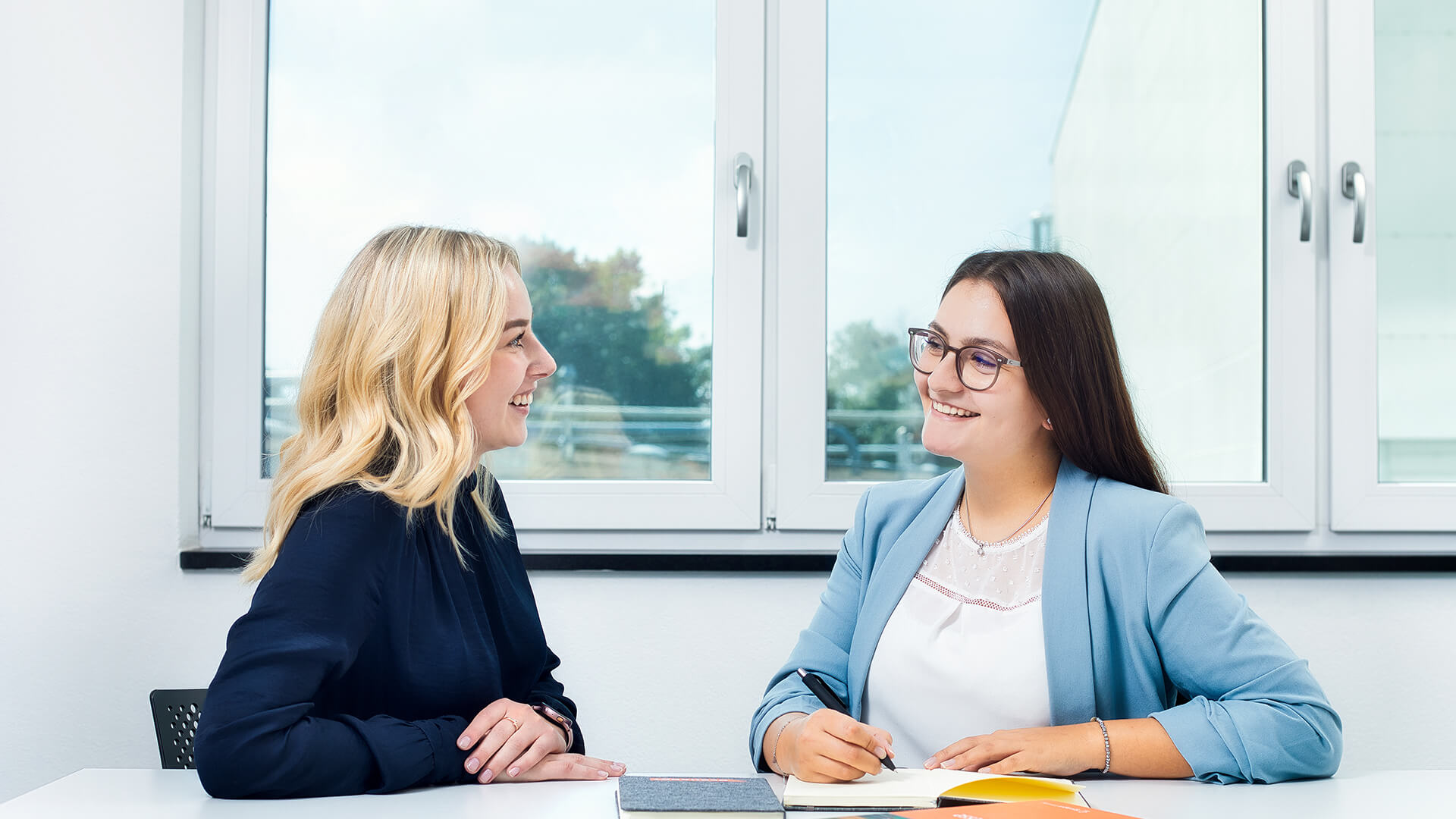 Ausbildung Kaufmann für Spedition- und Logistikdienstleistung in Cham Komm ins TeamOrange und entwickle mit uns deine Superkräfte